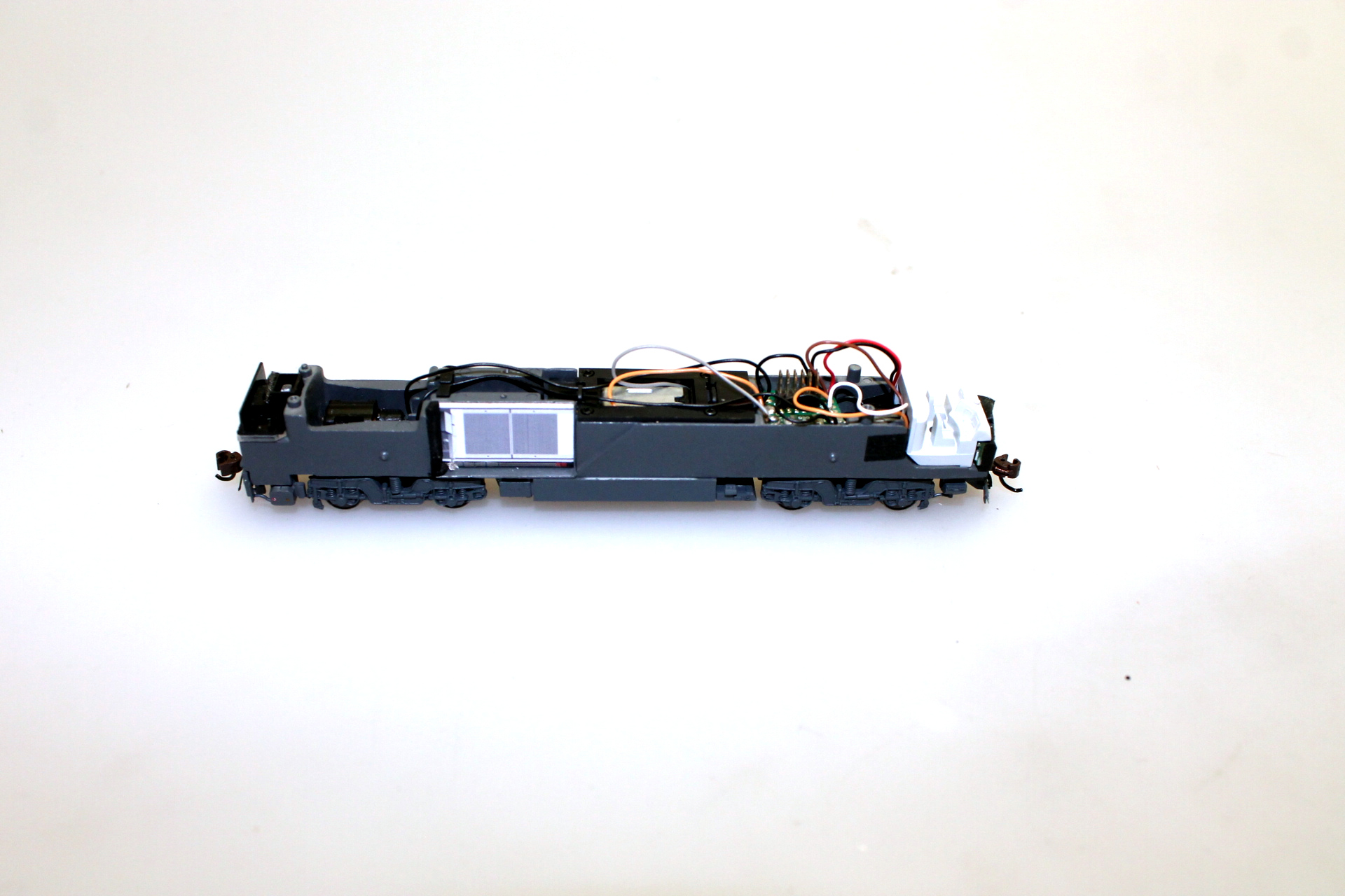 (image for) Complete Loco Chassis (N Scale SC-44 Charger )